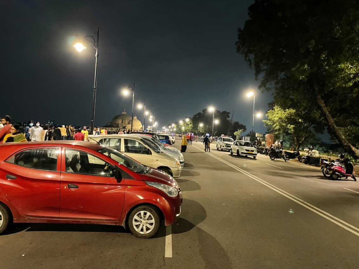 Hyderabadis enjoy Sunday on traffic free Tank Bund - Sakshi7