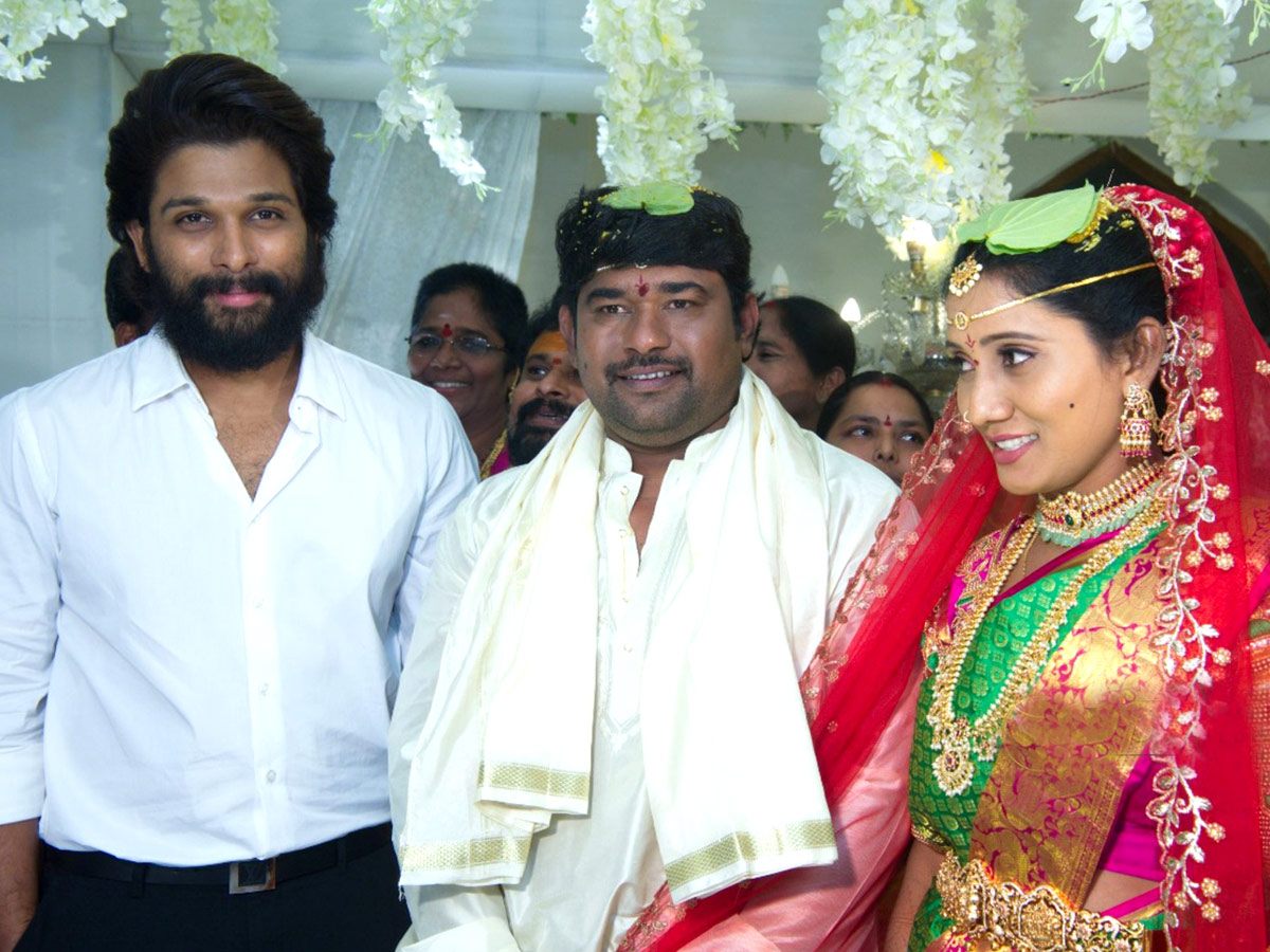 Icon Star AlluArjun Attend Eluruseenu's wedding Photo Gallery - Sakshi1