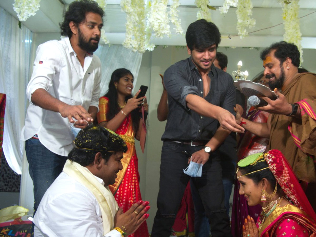 Icon Star AlluArjun Attend Eluruseenu's wedding Photo Gallery - Sakshi14