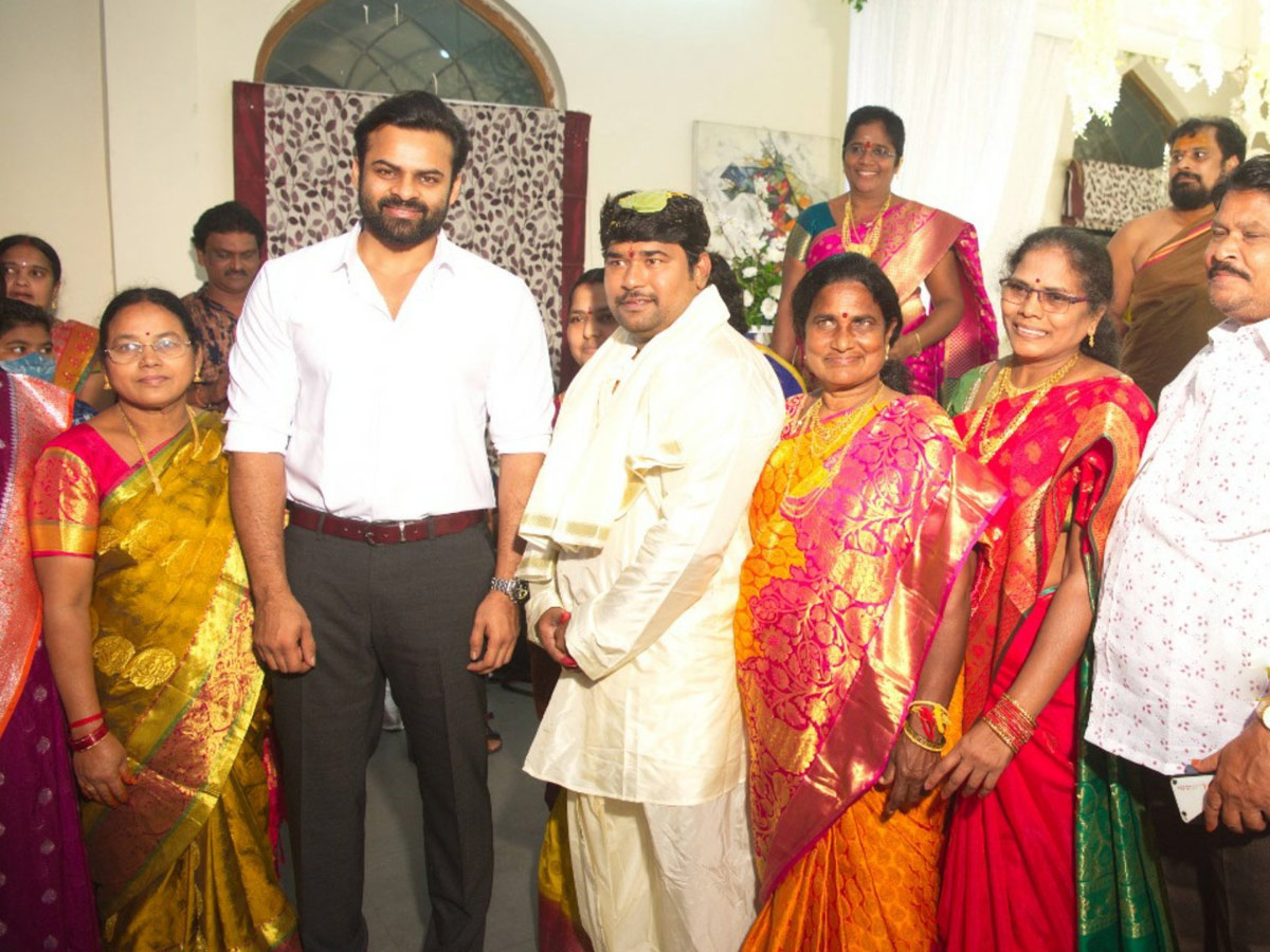 Icon Star AlluArjun Attend Eluruseenu's wedding Photo Gallery - Sakshi7