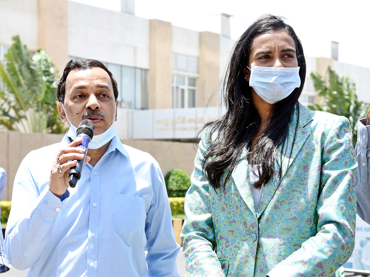 PV Sindhu meets AP CM Jagan Mohan Reddy Photos - Sakshi10