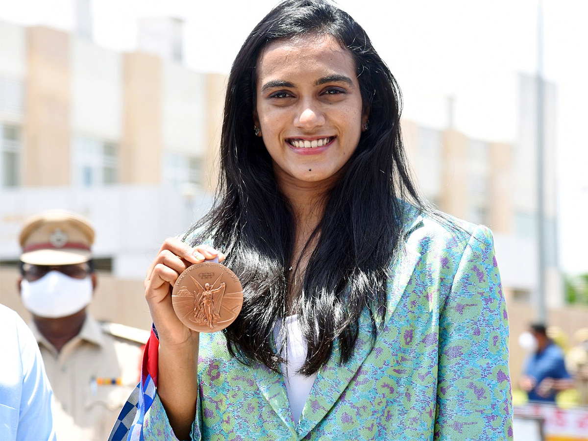 PV Sindhu meets AP CM Jagan Mohan Reddy Photos - Sakshi9