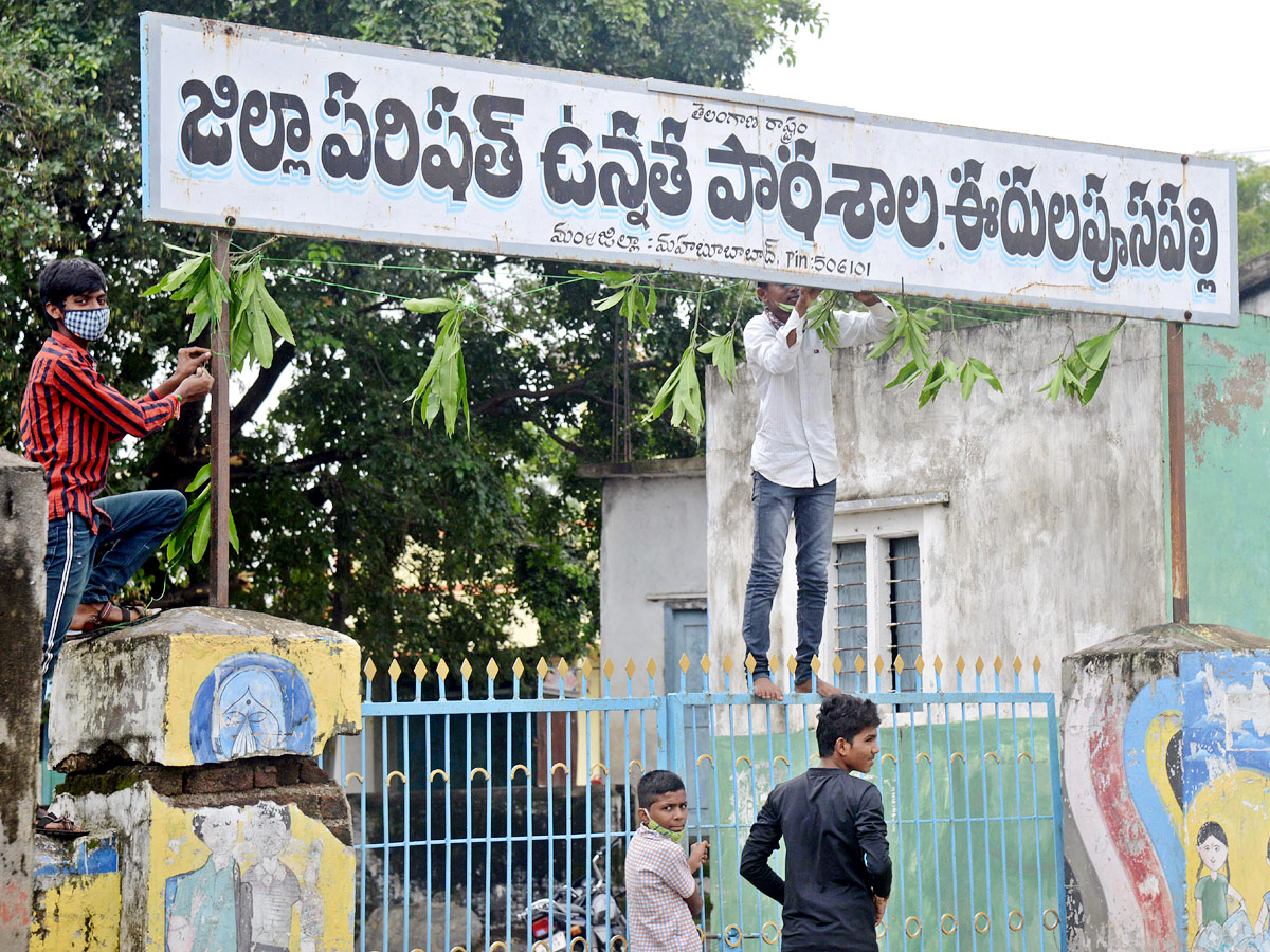 Schools Reopened in Telangana Photo Gallery - Sakshi19