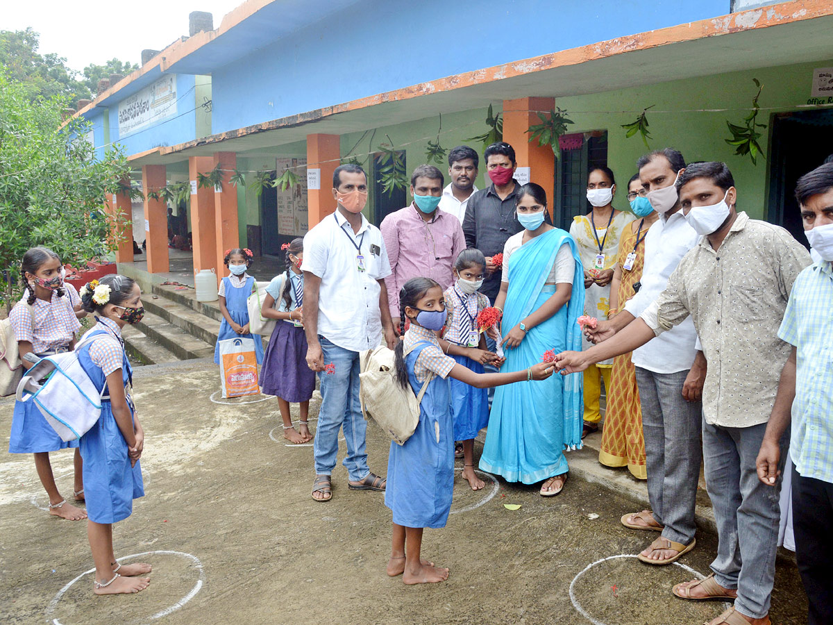 Schools Reopened in Telangana Photo Gallery - Sakshi22