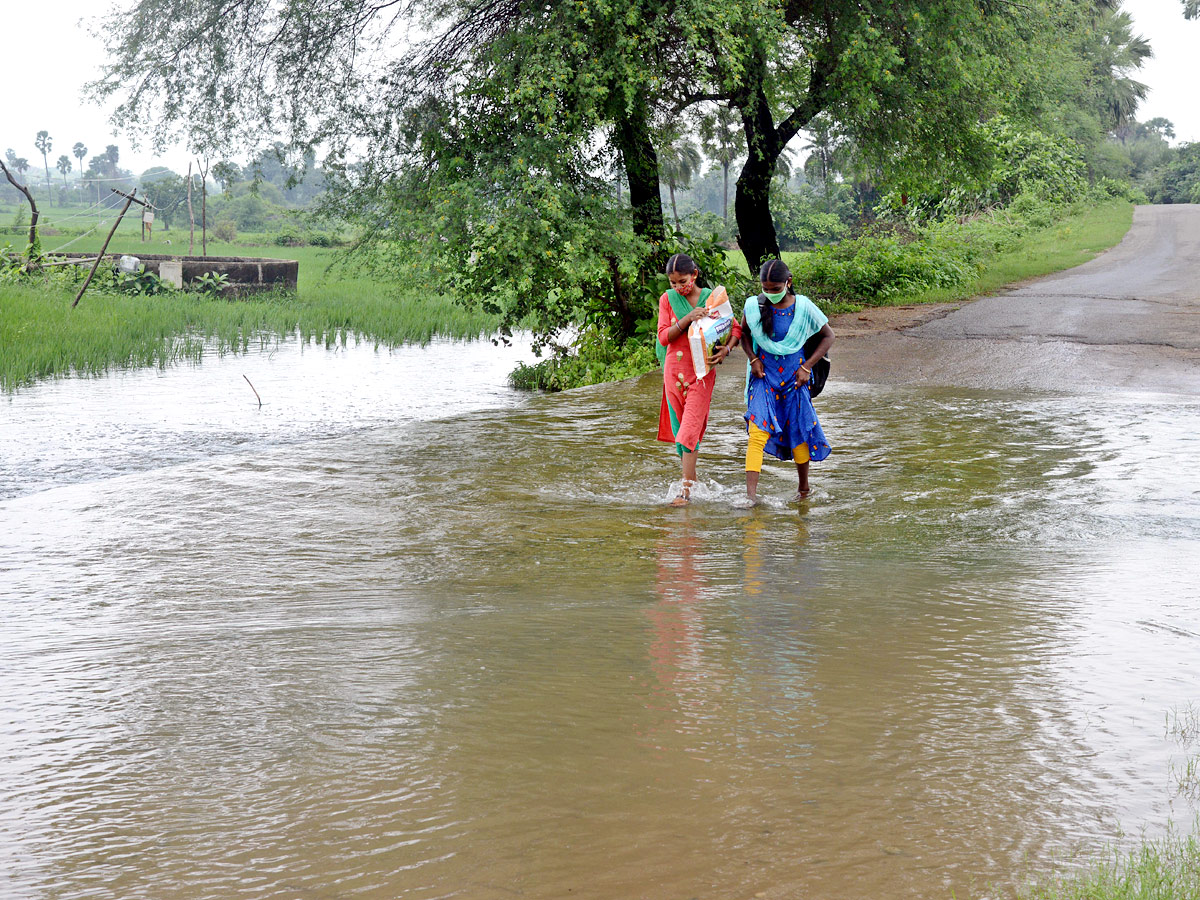 Schools Reopened in Telangana Photo Gallery - Sakshi23