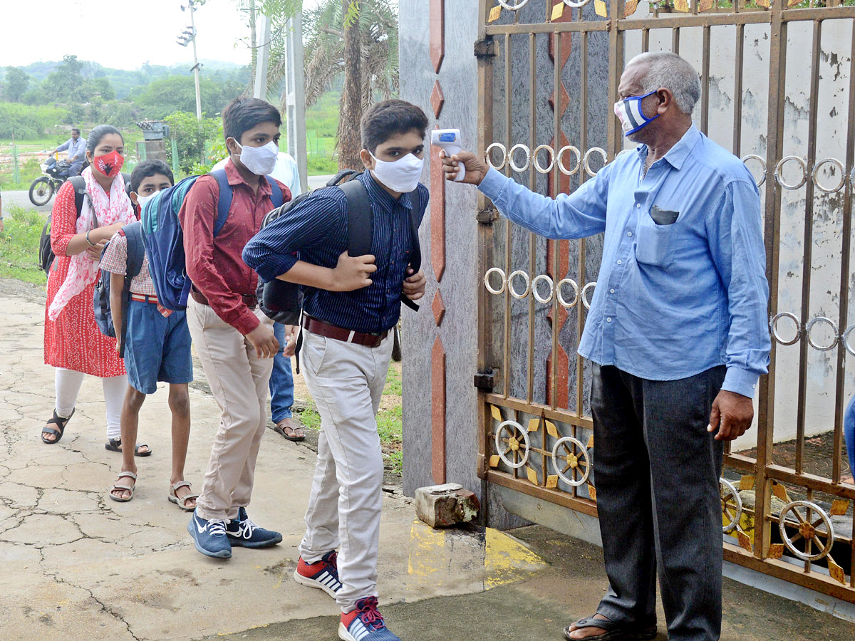 Schools Reopened in Telangana Photo Gallery - Sakshi2