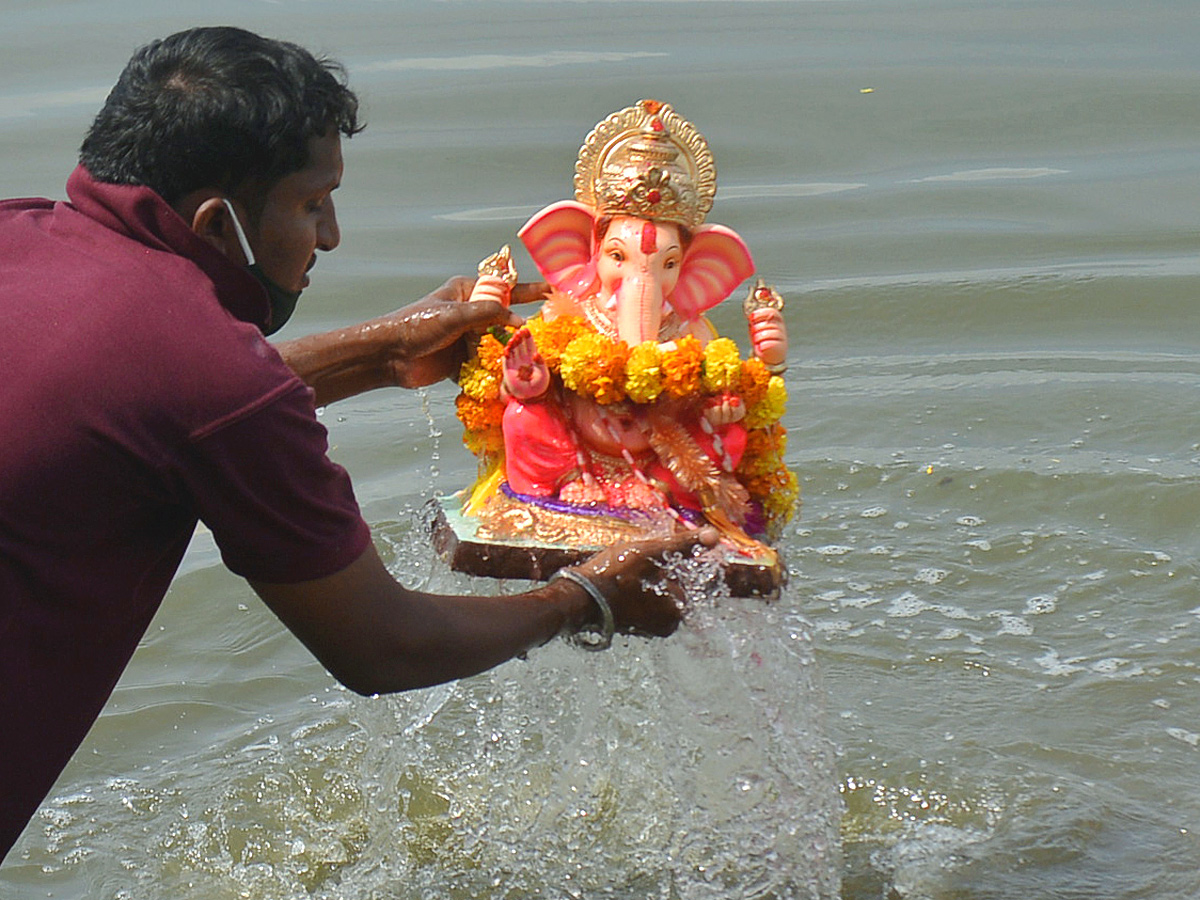 Ganesh Nimajjanam in Tank Bund Photo Gallery - Sakshi12