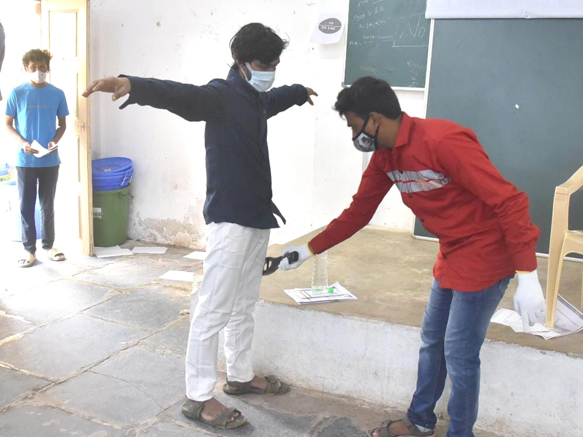 Students Appearing for the Policet Examination at Vijayawada One Town KBN College Photo Gallery - Sakshi14