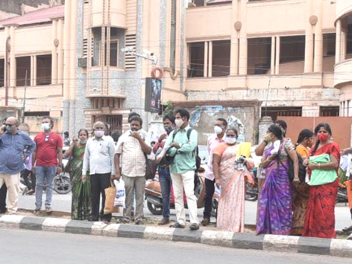 Students Appearing for the Policet Examination at Vijayawada One Town KBN College Photo Gallery - Sakshi16