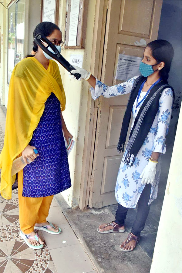 Students Appearing for the Policet Examination at Vijayawada One Town KBN College Photo Gallery - Sakshi20