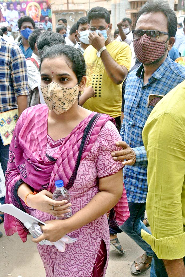 Students Appearing for the Policet Examination at Vijayawada One Town KBN College Photo Gallery - Sakshi22