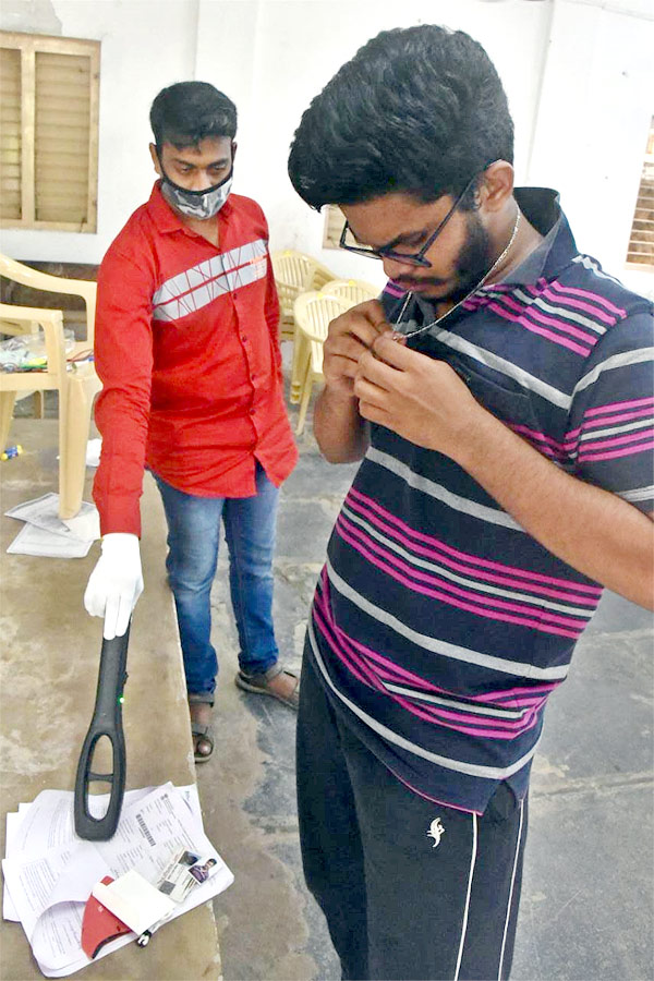 Students Appearing for the Policet Examination at Vijayawada One Town KBN College Photo Gallery - Sakshi24