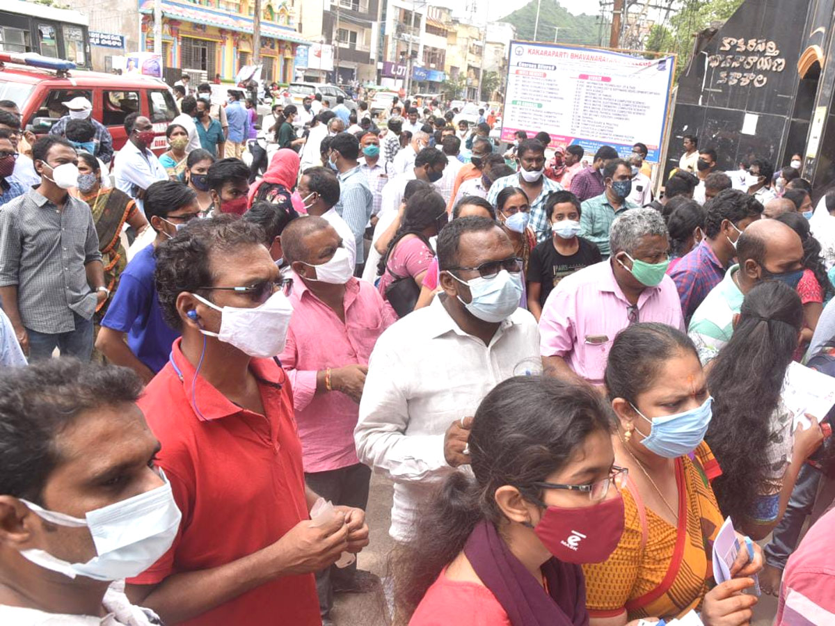 Students Appearing for the Policet Examination at Vijayawada One Town KBN College Photo Gallery - Sakshi11