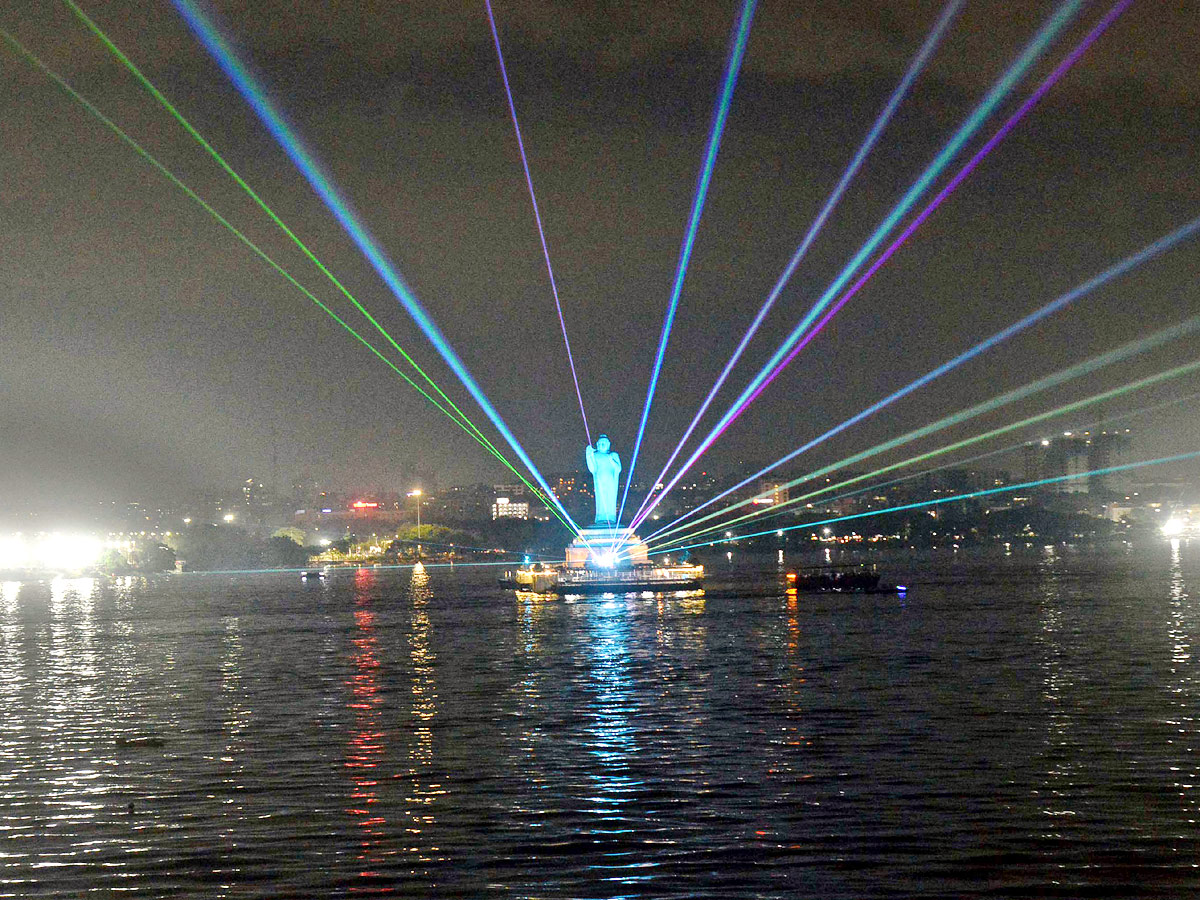 Laser Show on Tank Bund Photo Gallery - Sakshi10