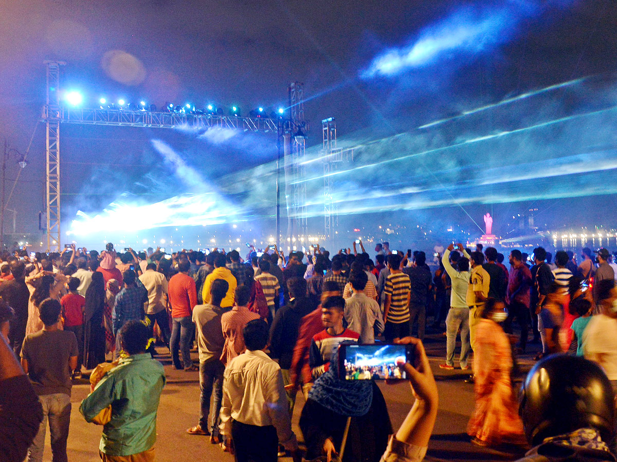 Laser Show on Tank Bund Photo Gallery - Sakshi3