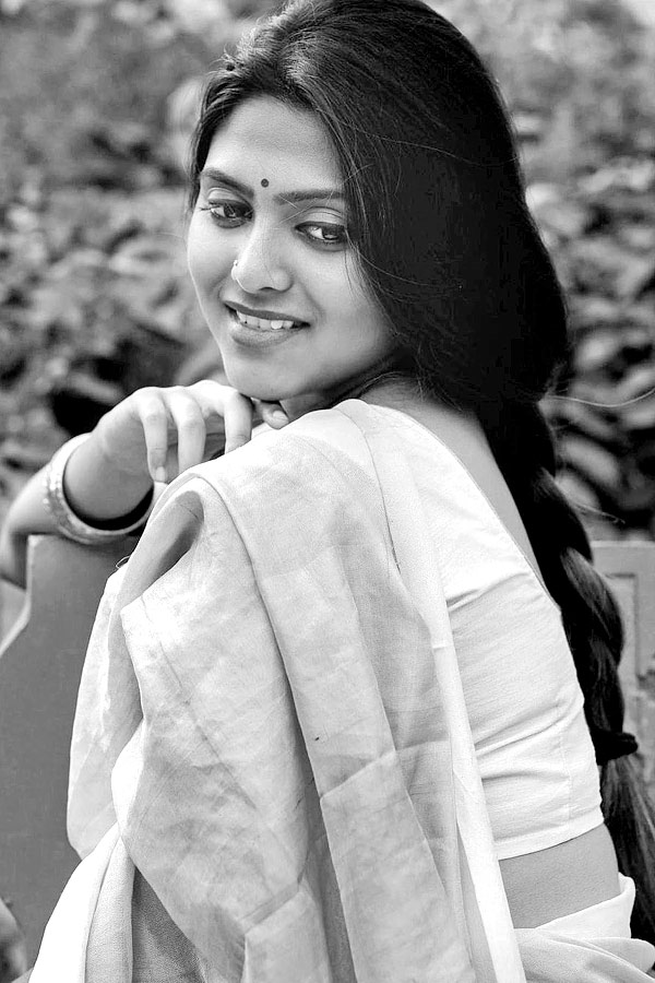 Praneetha Patnaik Photo Gallery - Sakshi13