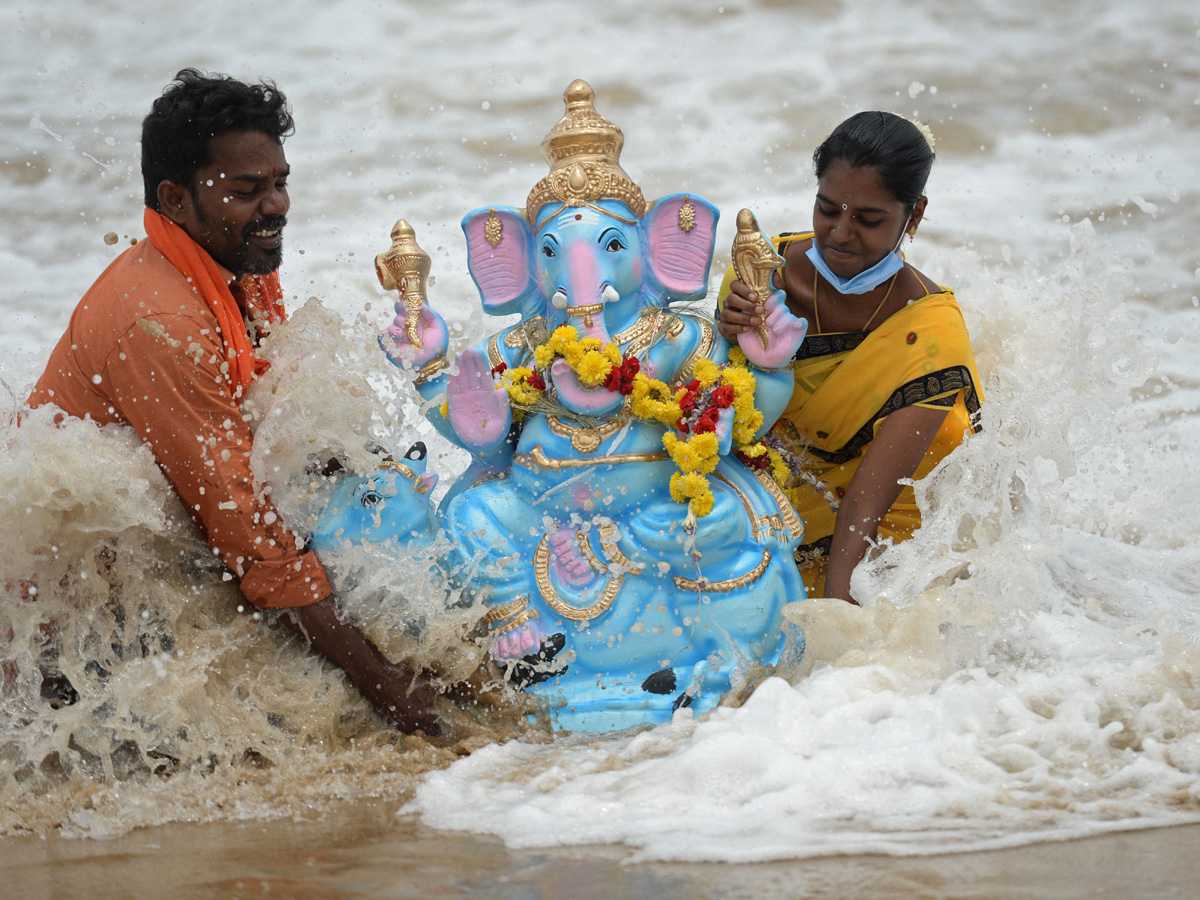 Ganesh Nimajjanam Celebrations - Sakshi9