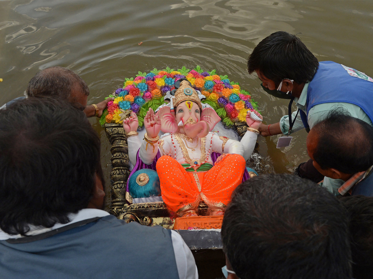 Ganesh Nimajjanam Celebrations - Sakshi33