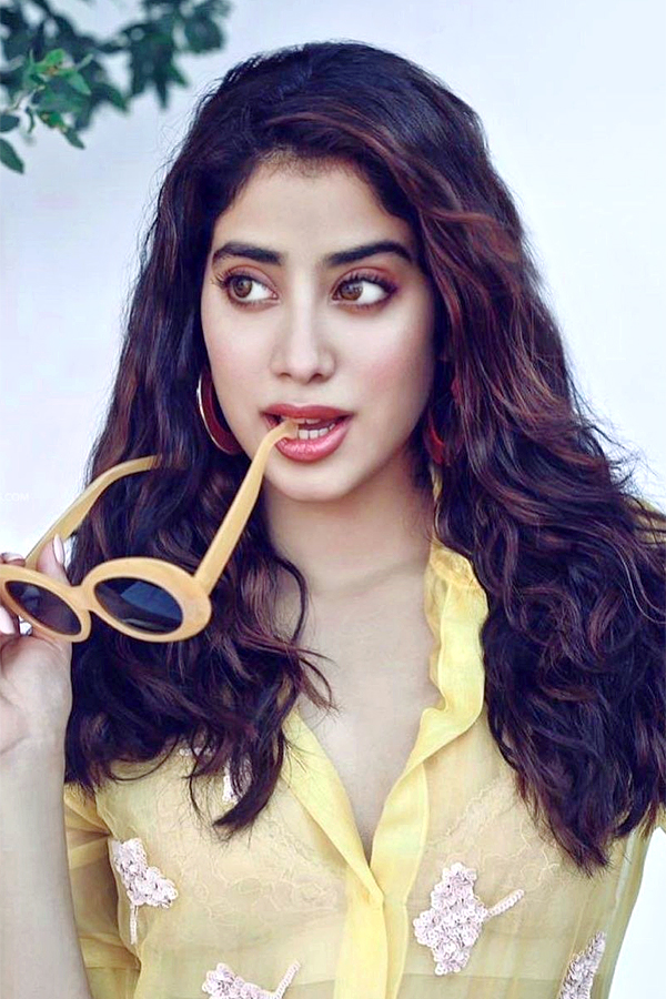 Janhvi Kapoor HD Wallpapers  - Sakshi15