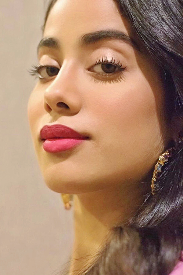 Janhvi Kapoor HD Wallpapers  - Sakshi6