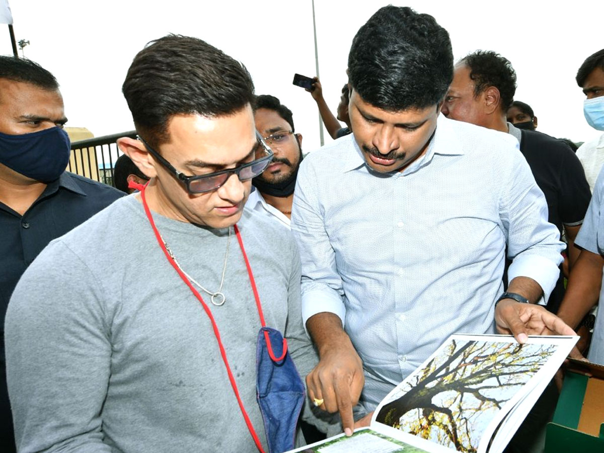 Aamir Khan and Akkineni Naga Chaitanya Participated in Green India Challenge Photo Gallery - Sakshi6