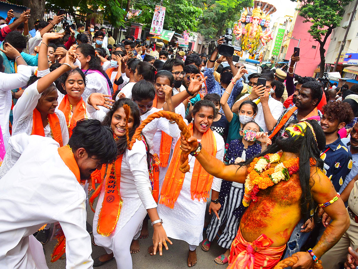 khairatabad ganesh nimajjanam Photo Gallery - Sakshi19