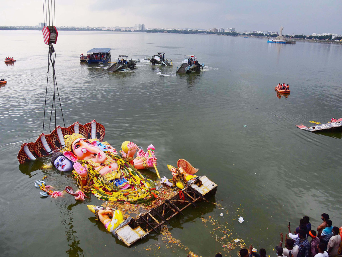 khairatabad ganesh nimajjanam Photo Gallery - Sakshi3