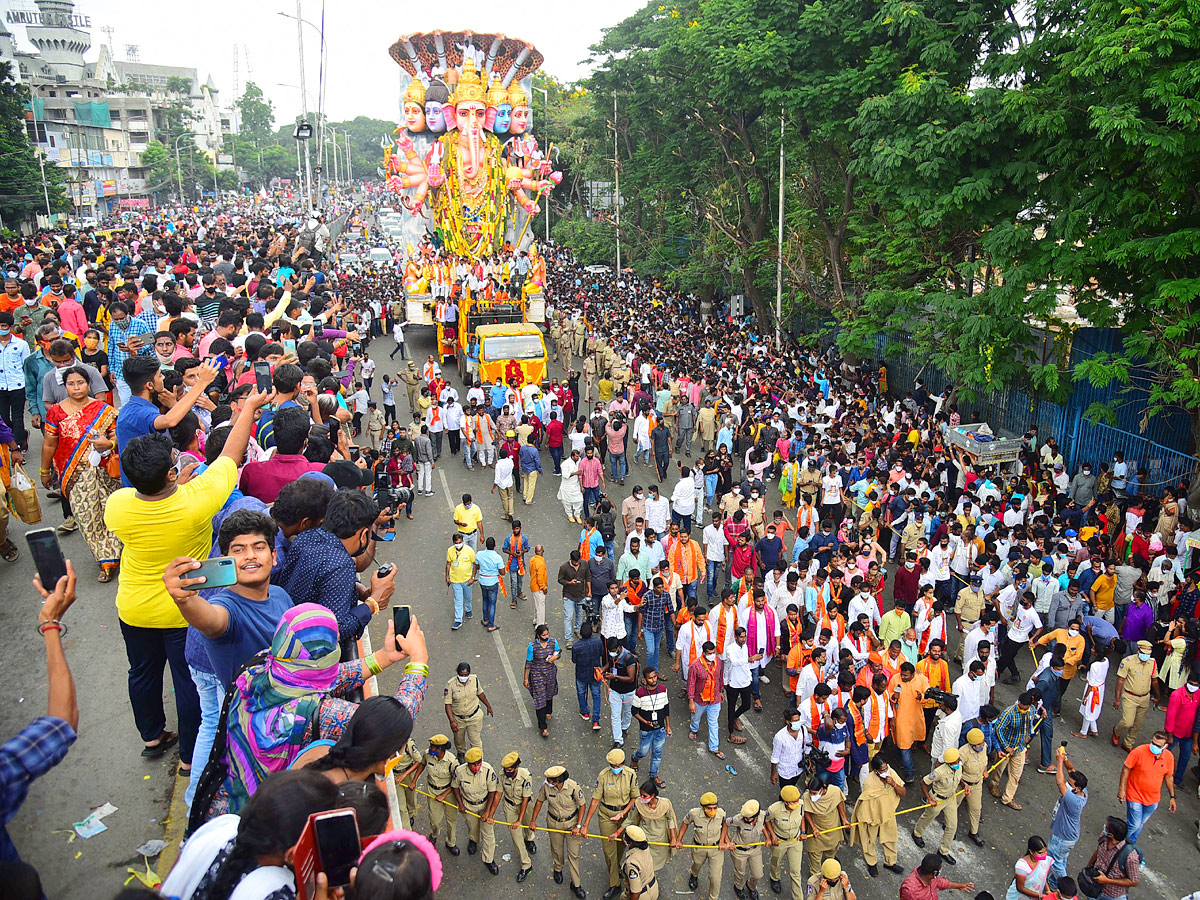 khairatabad ganesh nimajjanam Photo Gallery - Sakshi11