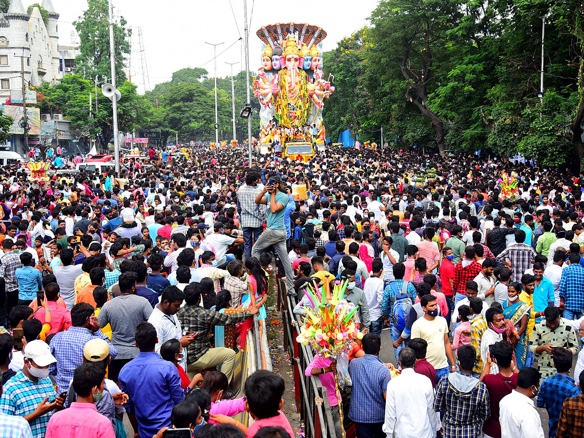 khairatabad ganesh nimajjanam Photo Gallery - Sakshi15