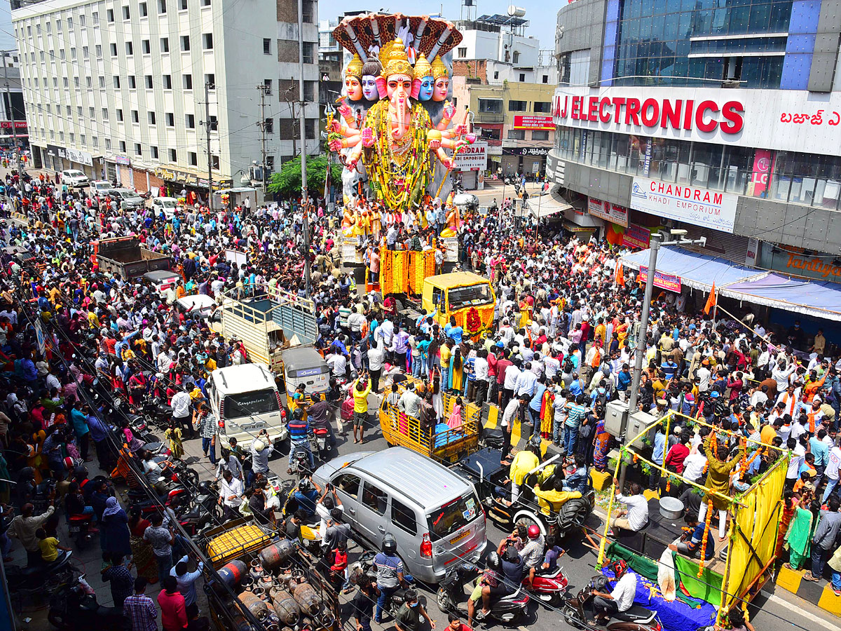 khairatabad ganesh nimajjanam Photo Gallery - Sakshi17