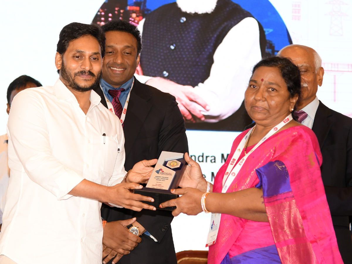 Vanijya Utsavam 2021 YS Jagan Give Industry And Export Champion Awards Photo Gallery - Sakshi9