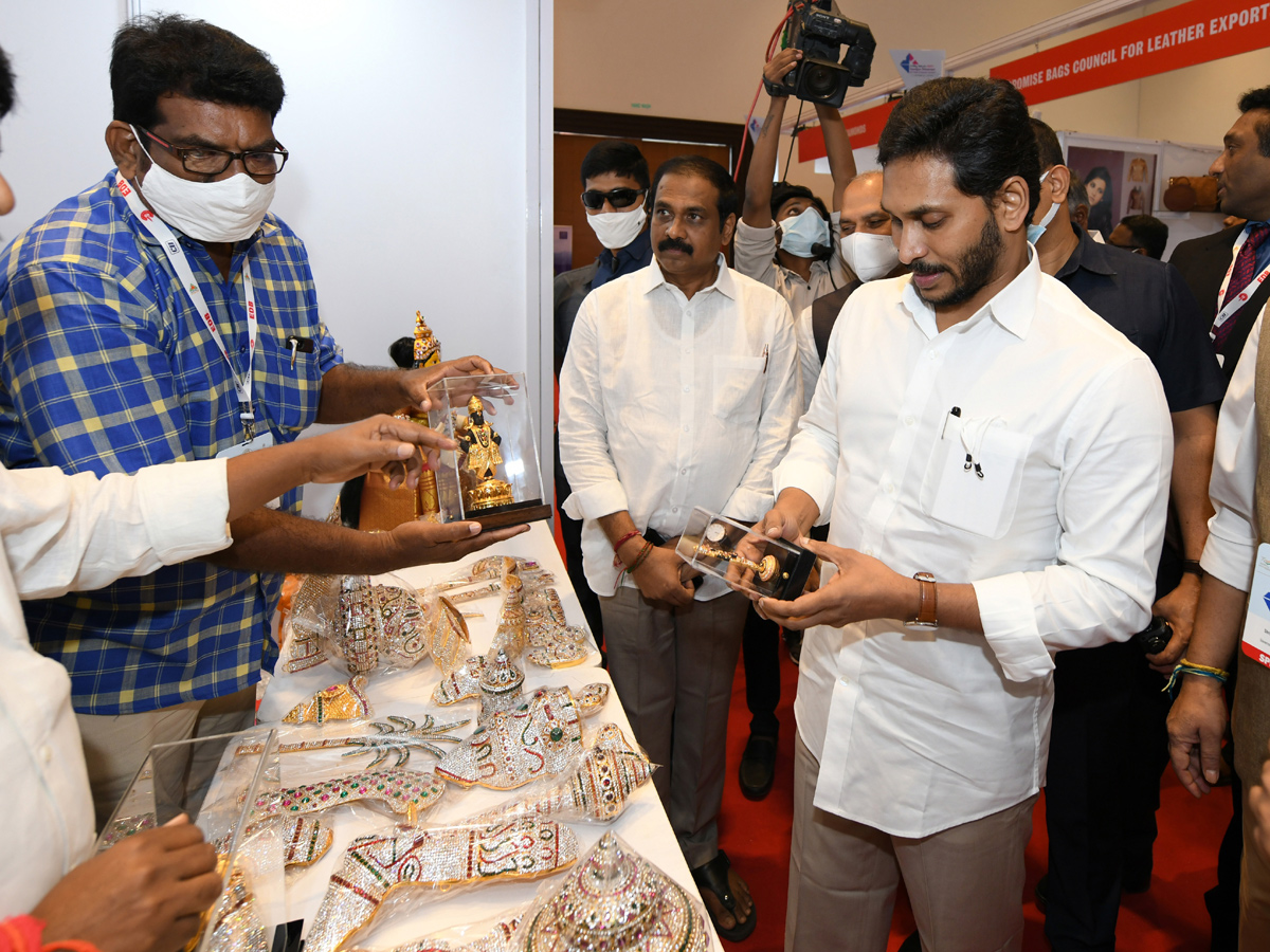 Vanijya Utsavam 2021 YS Jagan Give Industry And Export Champion Awards Photo Gallery - Sakshi18