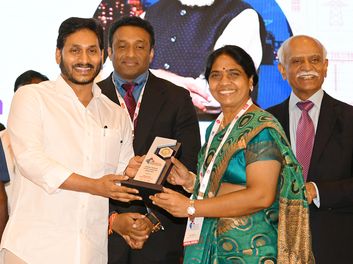 Vanijya Utsavam 2021 YS Jagan Give Industry And Export Champion Awards Photo Gallery - Sakshi11