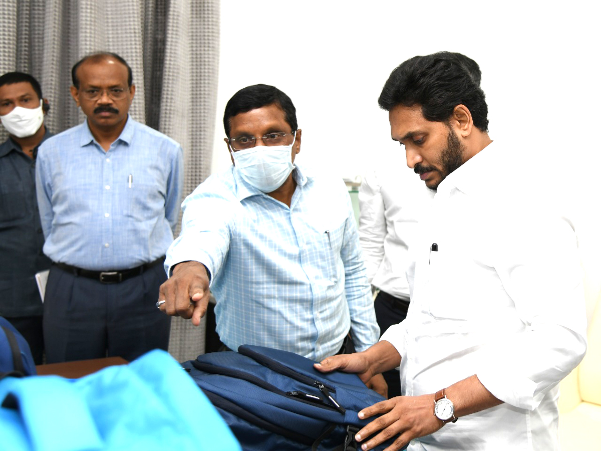 CM YS Jagan inspected Quality School Bags and Shoes Photos - Sakshi1