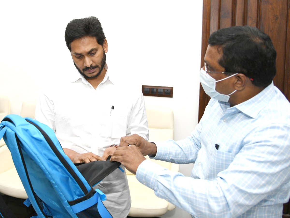 CM YS Jagan inspected Quality School Bags and Shoes Photos - Sakshi7