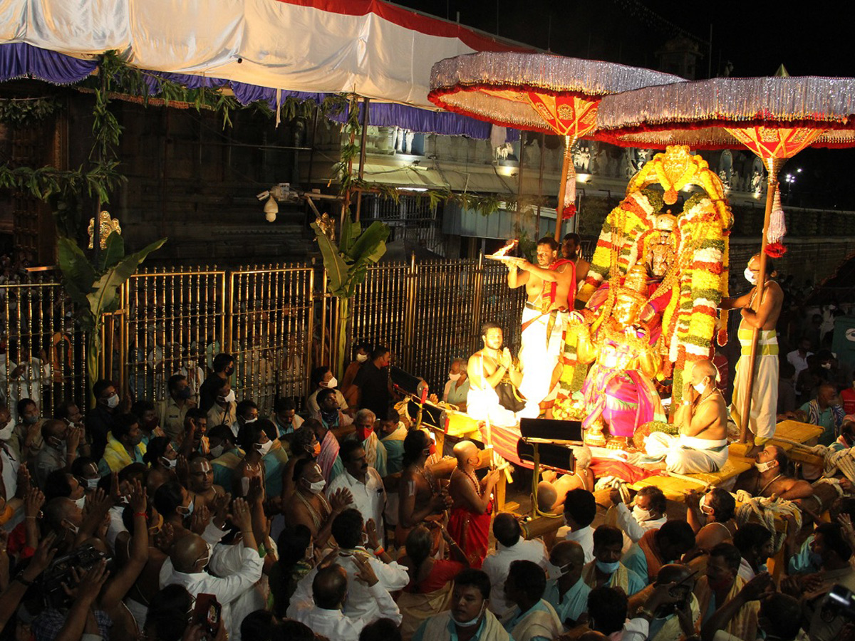 Tirumala Pournami Garuda Seva Photos - Sakshi3