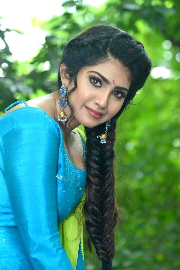 Varsha Vishwanath Photo Gallery - Sakshi5