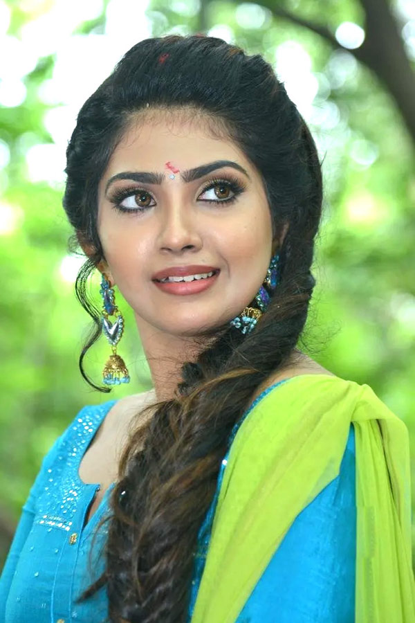 Varsha Vishwanath Photo Gallery - Sakshi11