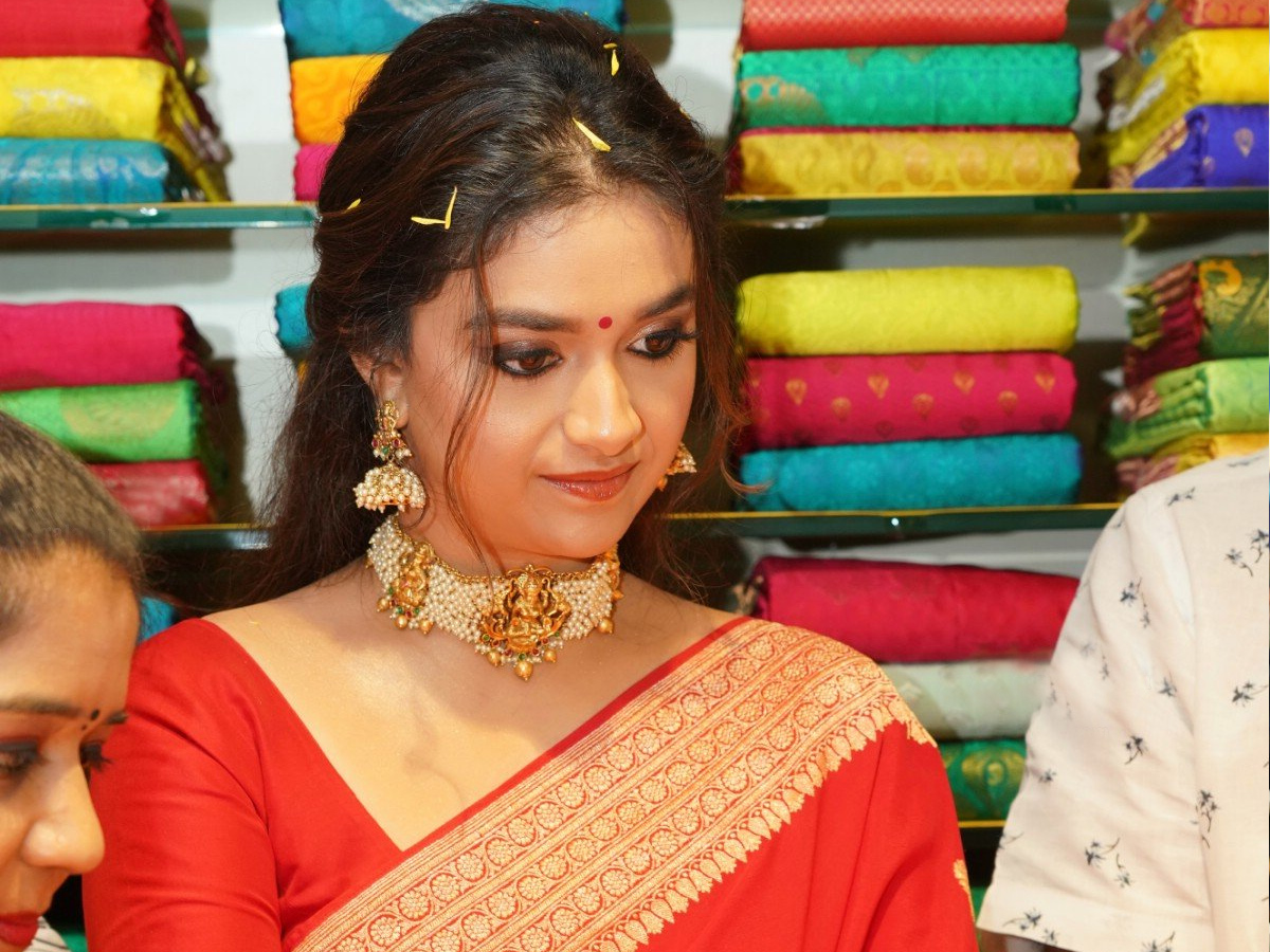 Keerthy Suresh Launches CMR Shopping Mall In Mancherial - Sakshi2