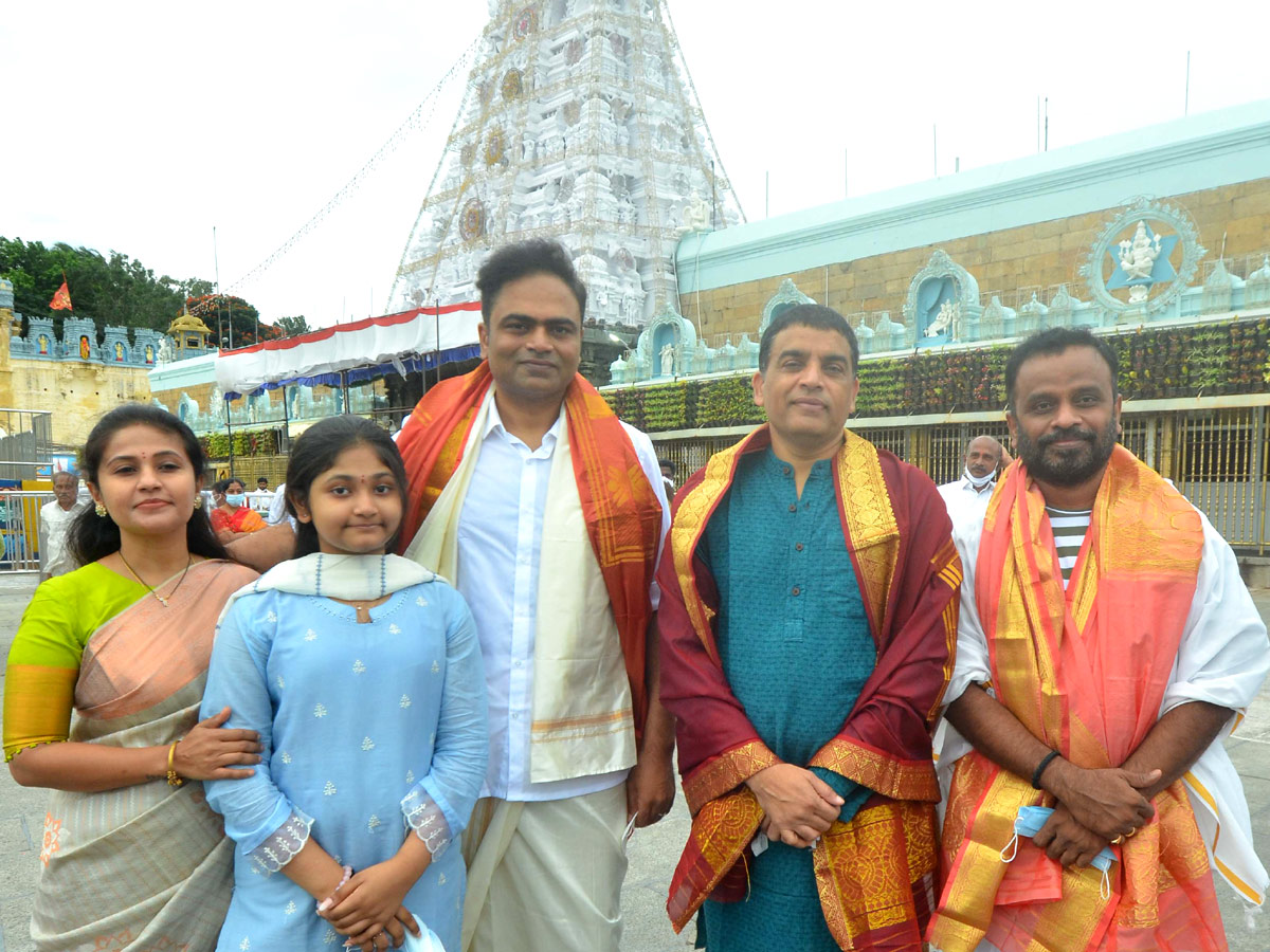 Dil Raju Vamsi Paidipally And Nayanathara Visits Tirumala Photo Gallery - Sakshi13