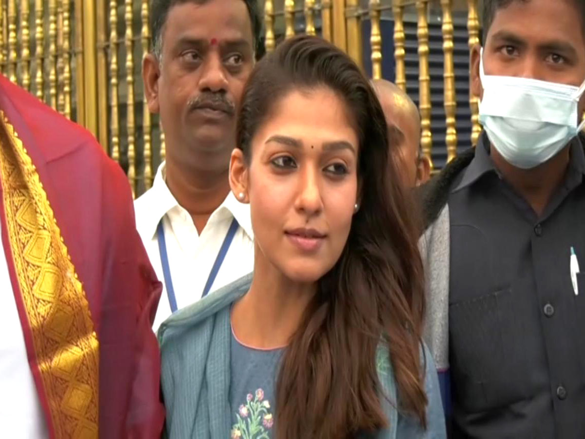 Dil Raju Vamsi Paidipally And Nayanathara Visits Tirumala Photo Gallery - Sakshi4