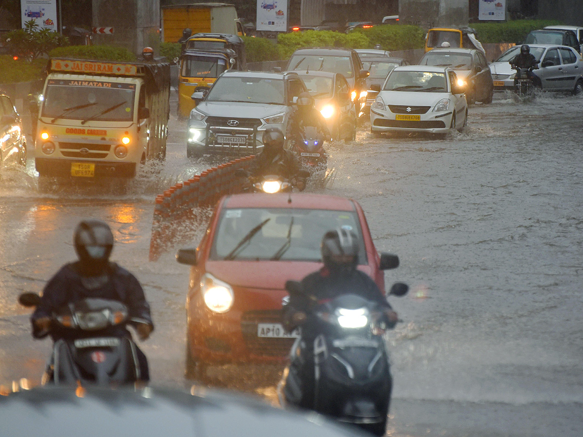 Heavy rains in hyderabad Photo Gallery - Sakshi2