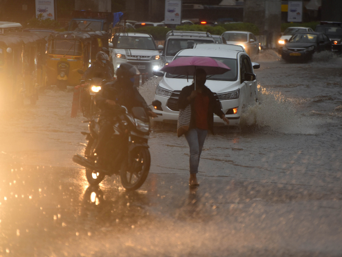 Heavy rains in hyderabad Photo Gallery - Sakshi8