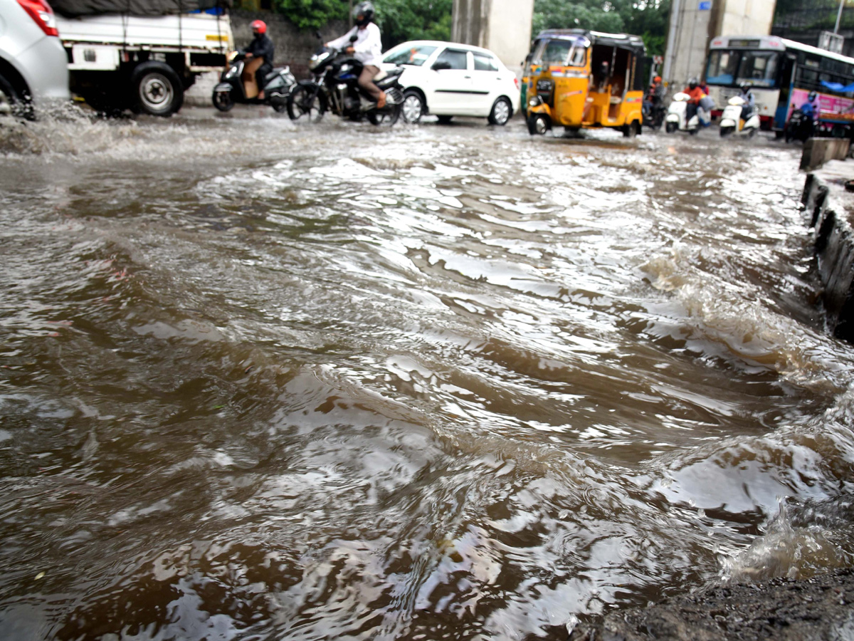 Heavy rains in hyderabad Photo Gallery - Sakshi26