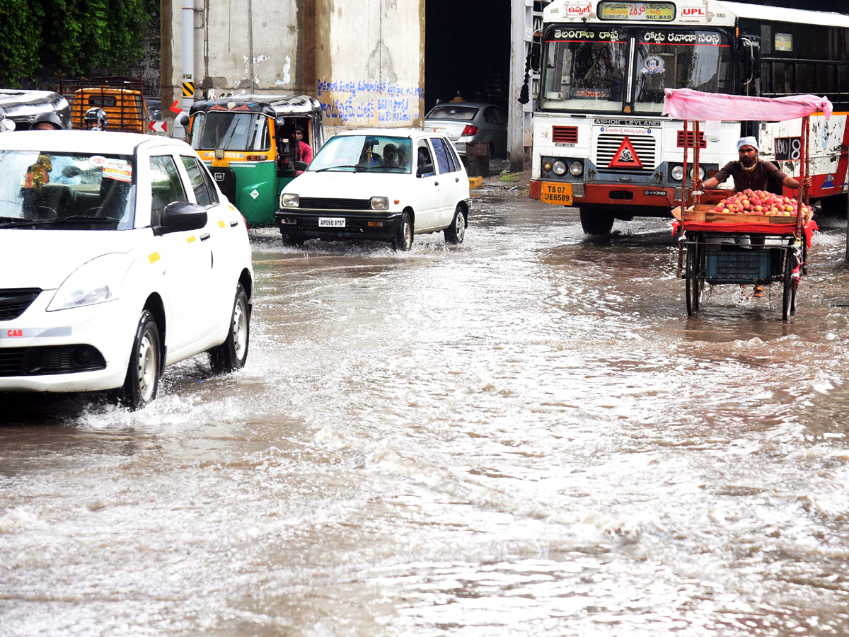 Heavy rains in hyderabad Photo Gallery - Sakshi27