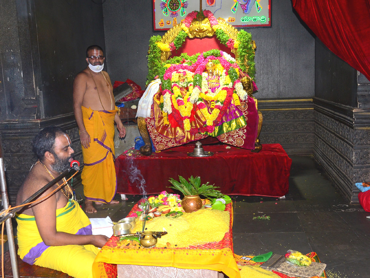 Yadadri Lakshmi Narasimhaswamy Photo Gallery - Sakshi5