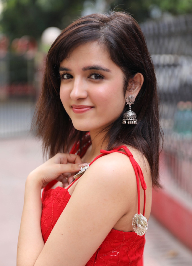 Shirley Setia Photos - Sakshi16