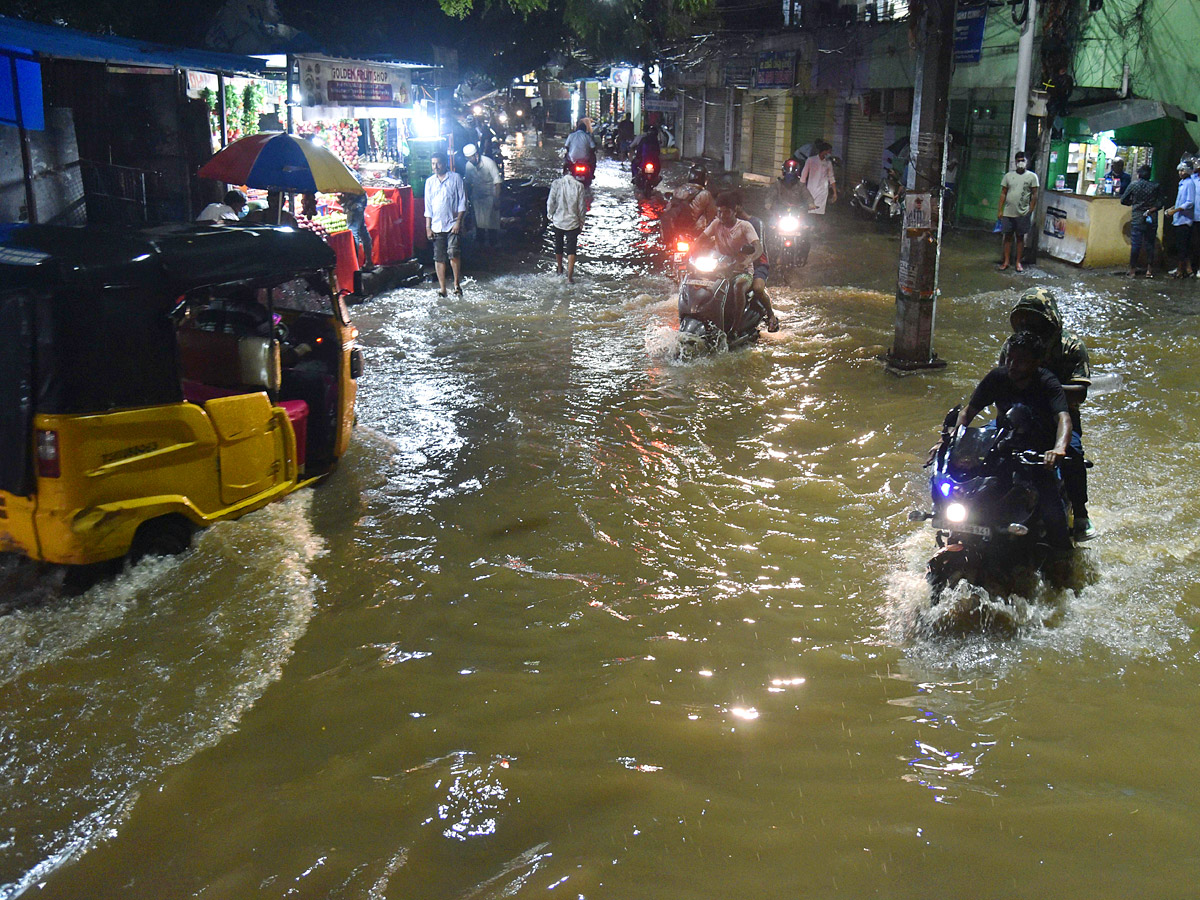 heavy rain in hyderabad - Sakshi12