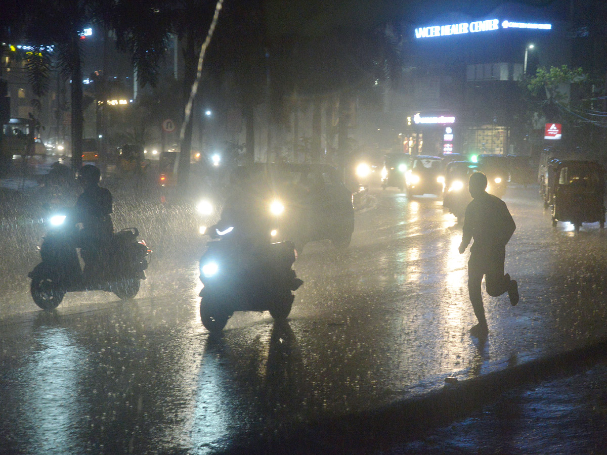 heavy rain in hyderabad - Sakshi15