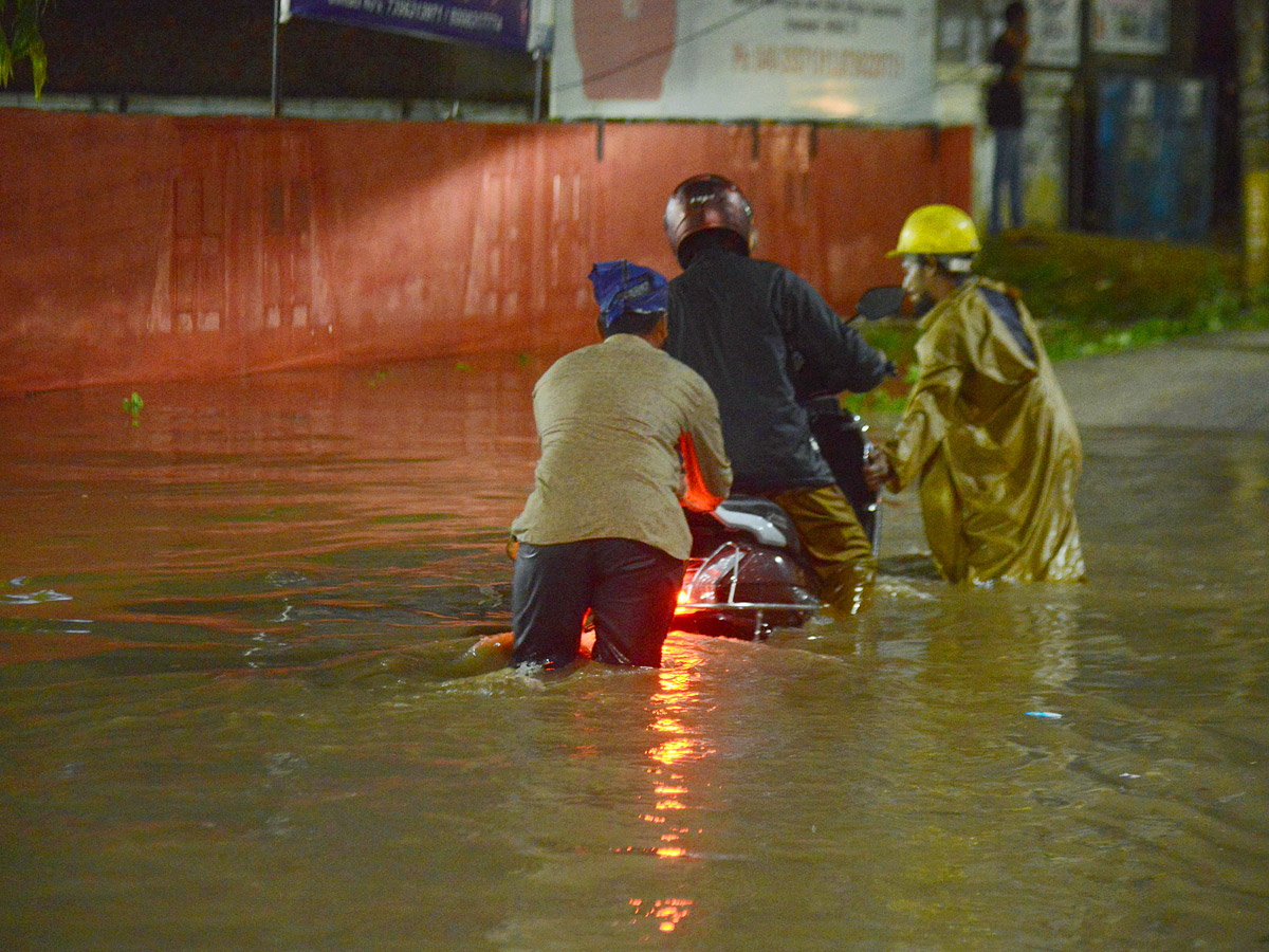 heavy rain in hyderabad - Sakshi21